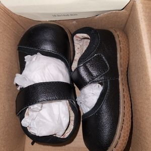 Livie and Luca size 5